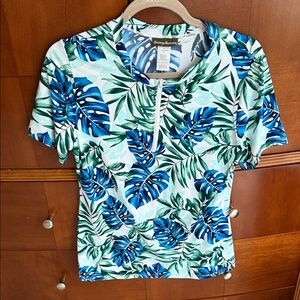 Tommy Bahama Blue and Green Leaf Print Top size XL